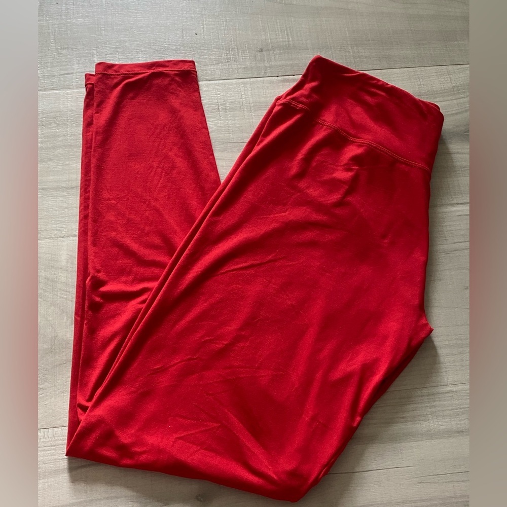 Satina Red women’s plus size leggings